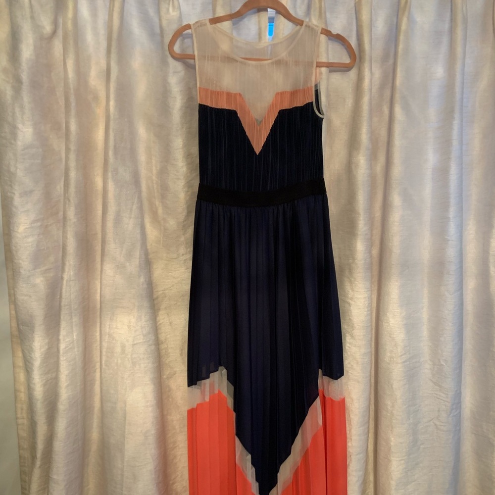 Bcbg MaxAzria maxi dress Xs runs big